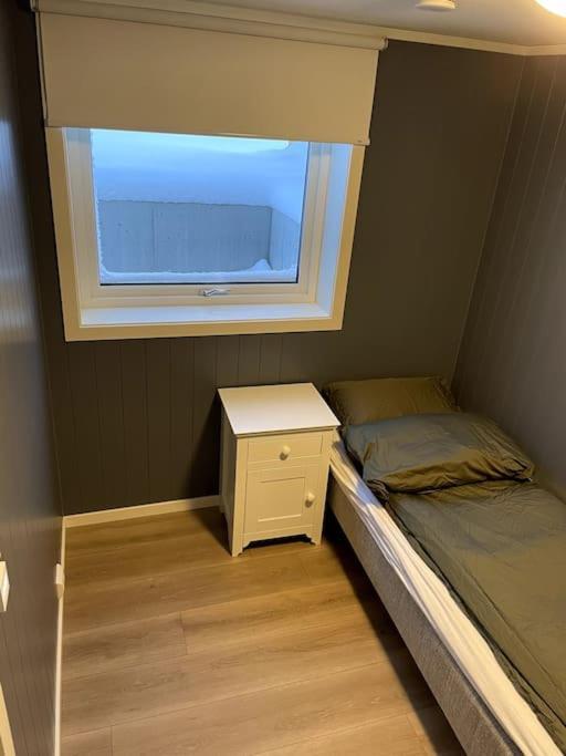 Lofoten - New Apartment, Close To Airport. Leknes Esterno foto
